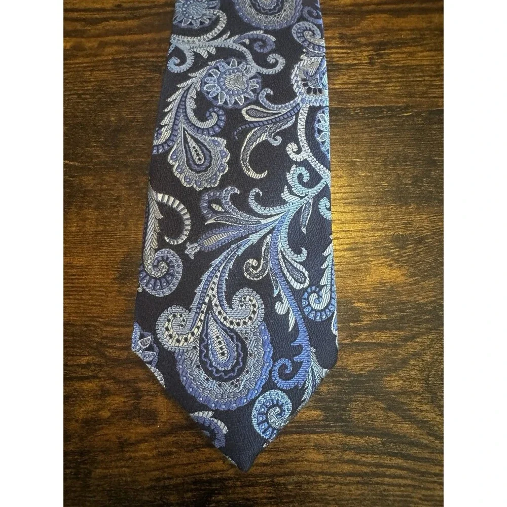 Robert Talbott Estate Silk Necktie Navy Blue Silver Paisley Hand Made Luxury Tie